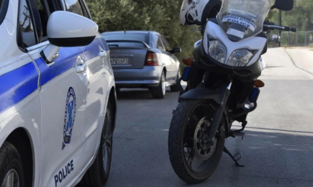 «Γέφυρα ζωής» από την ΕΛ.ΑΣ για βρέφος που χτύπησε σοβαρά όταν έπεσε από την κούνια